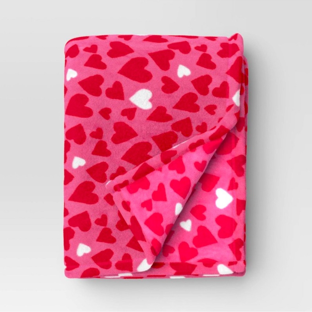 Recycled Printed Plush Throw Paper Cut
Heart Red - Room Essentials™